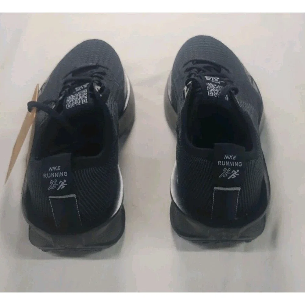 Nike Interact Run SE Men's Size 10.5 Black New In Box.